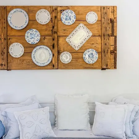 Maison Triantatria Plaka (Milos)