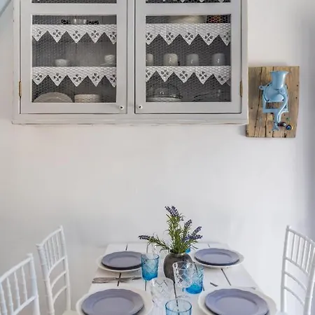 Apartment Maison Triantatria Plaka (Milos)