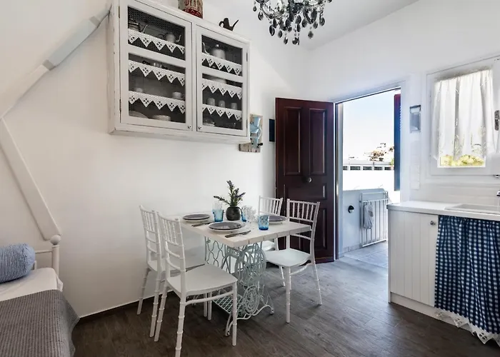 Maison Triantatria Plaka (Milos)