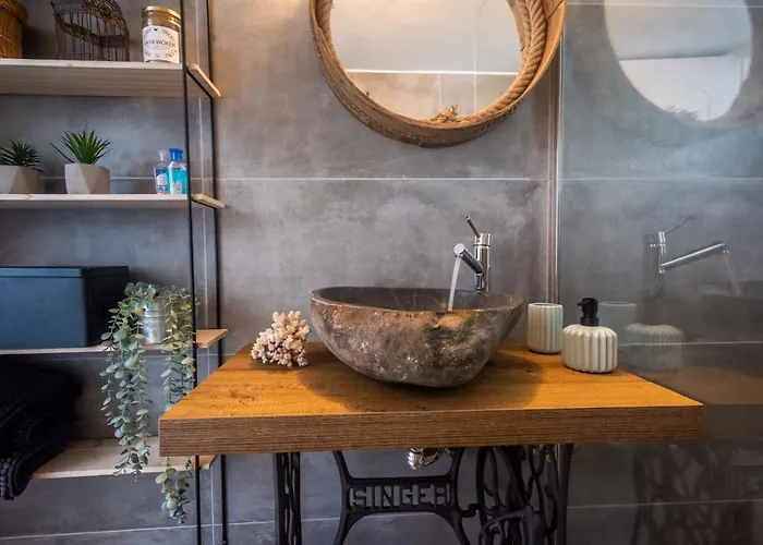 Apartament Maison Triantatria Plaka (Milos)