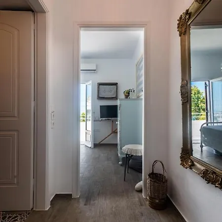 Maison Triantatria Plaka (Milos)