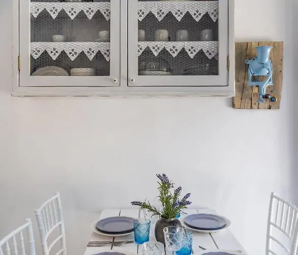 Lägenhet Maison Triantatria Plaka (Milos)