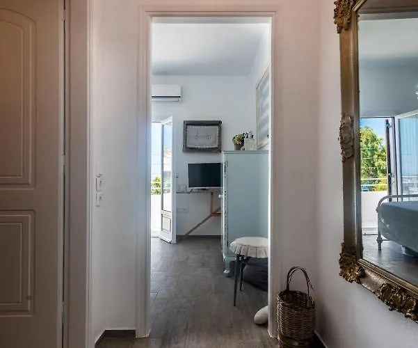 Maison Triantatria Plaka (Milos)